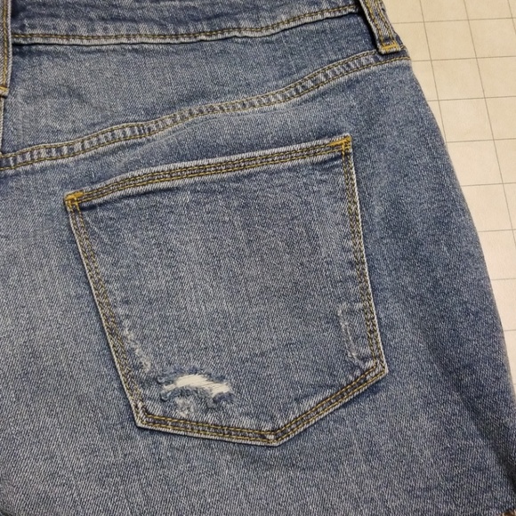 NWT Universal Thread High Rise Shortie Jean Shorts - Picture 7 of 7